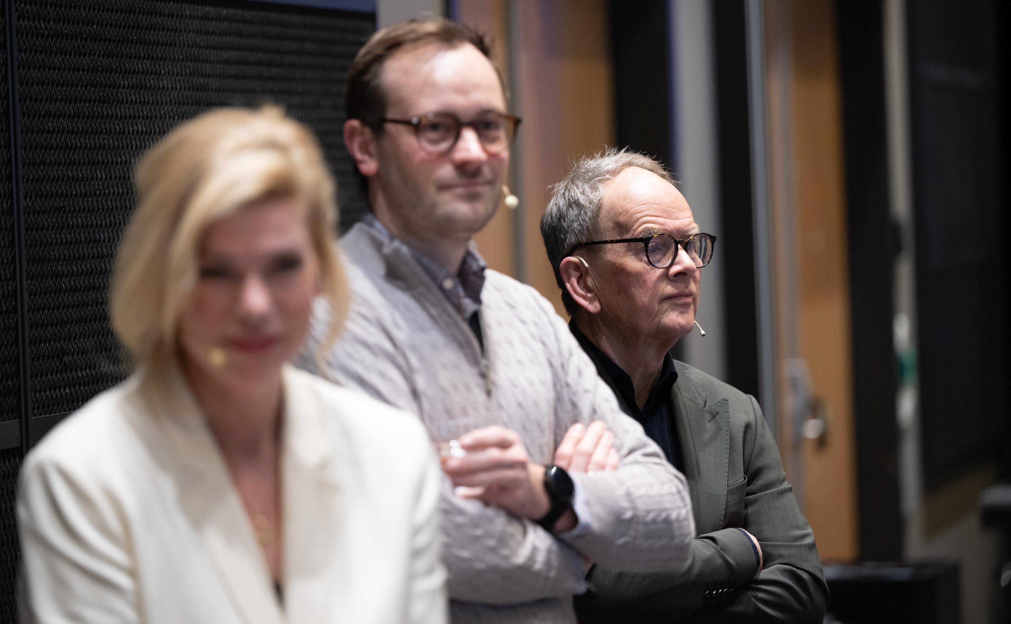 Bilde fra paneldebatt p&aring; NITOs landsm&oslash;te. P&aring; bildet er de politiske kommentatorene Jette Christensen, Sivert  Bj&oslash;rnstad og Magnus Takvam.