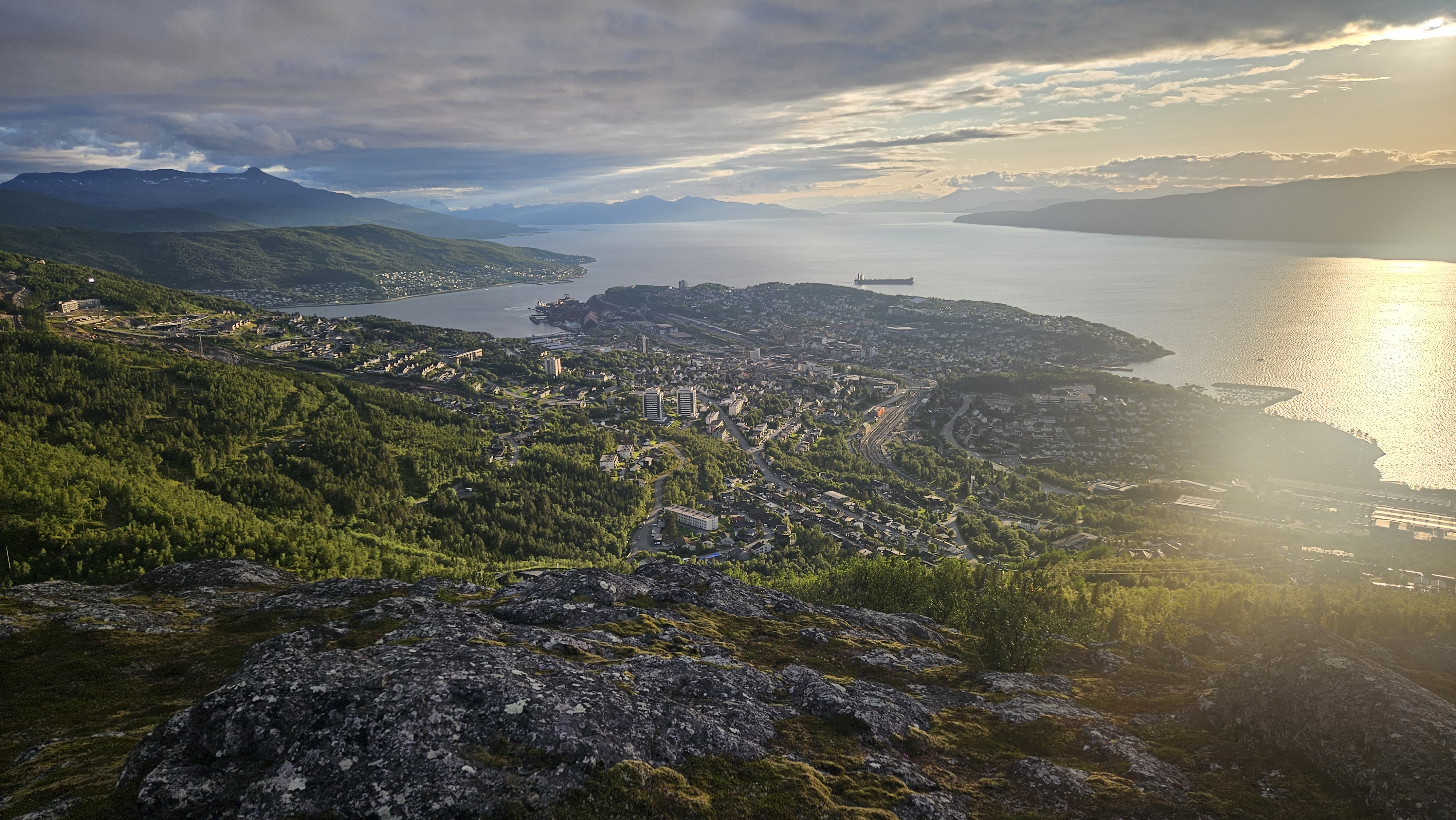 Utsikt fra Taraldsviktoppen over Narvik