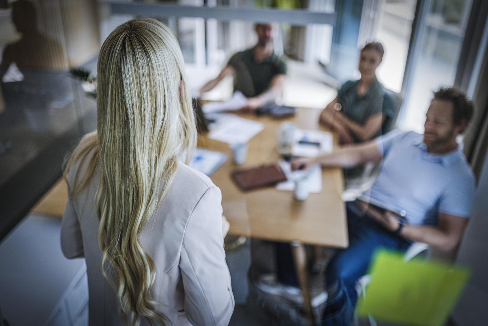 Arbeidsmøte i kontor