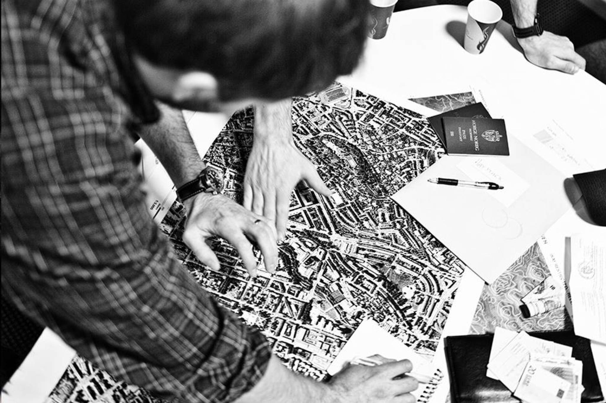 Personer som driver etterretning