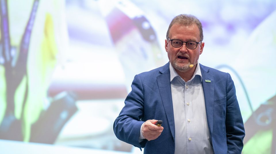 Kjetil Lein, NITOs president, holder presentasjon