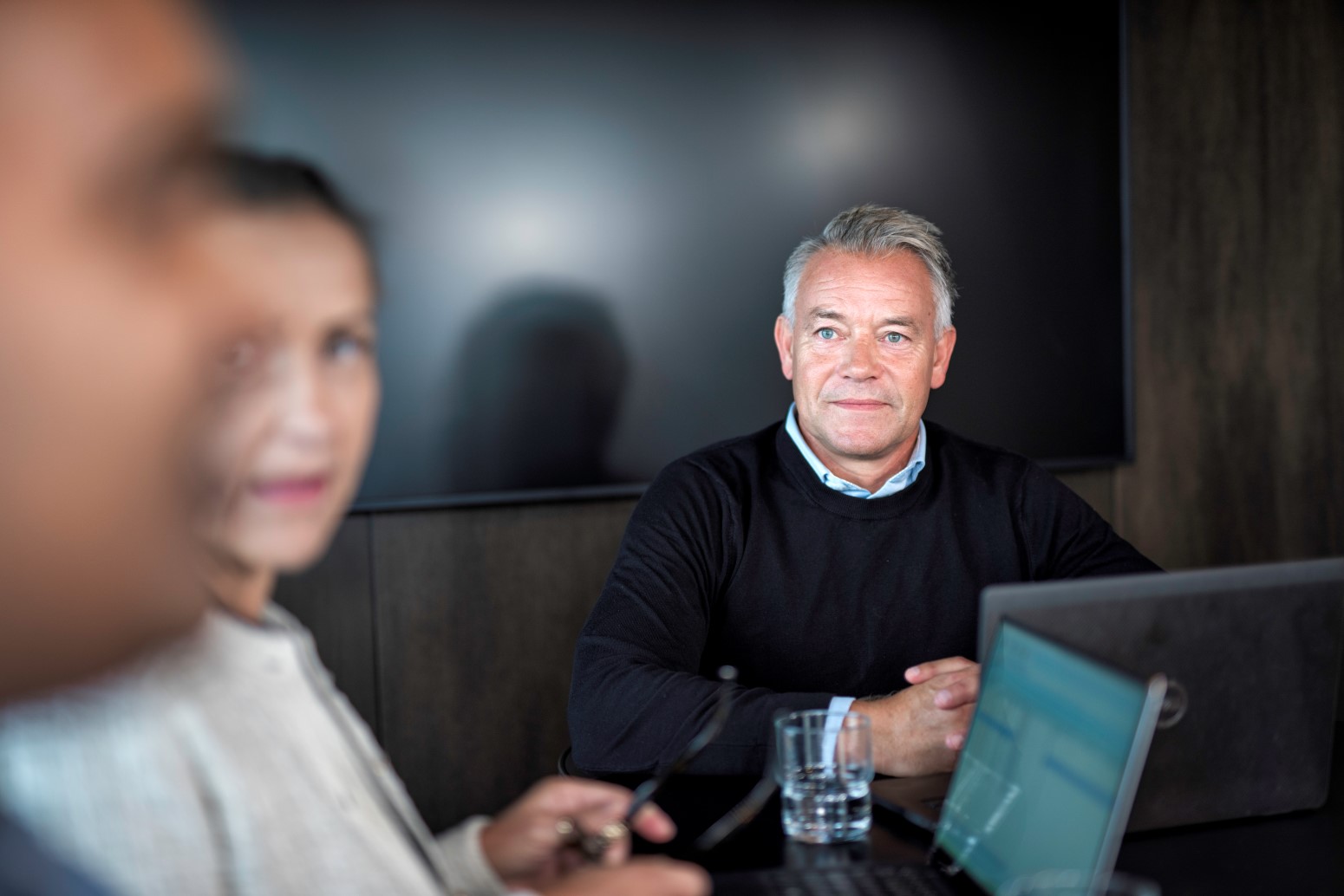 People in meeting rooms. Photo: Luca Kleve-Ruud