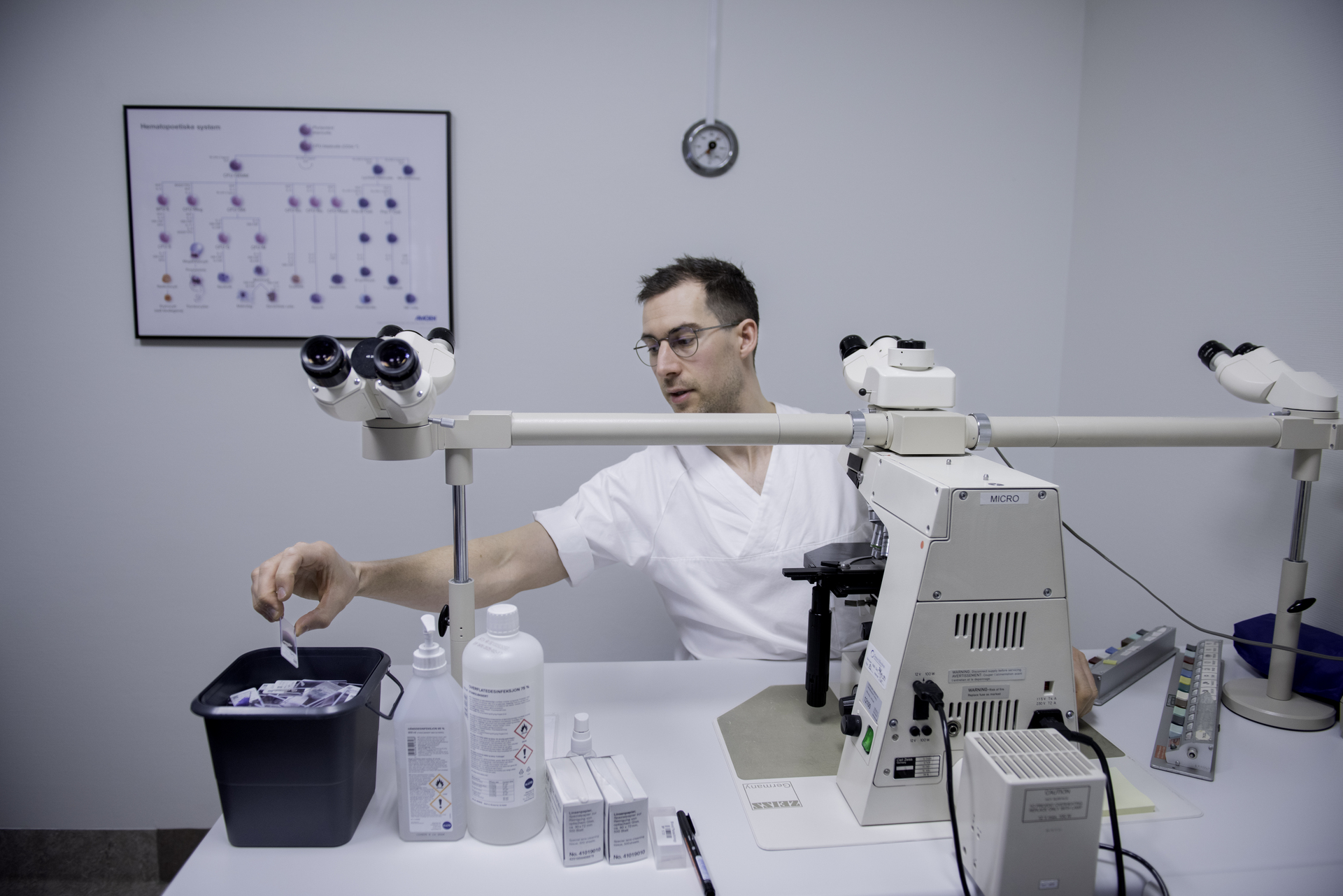 Biomedical laboratory technician at work